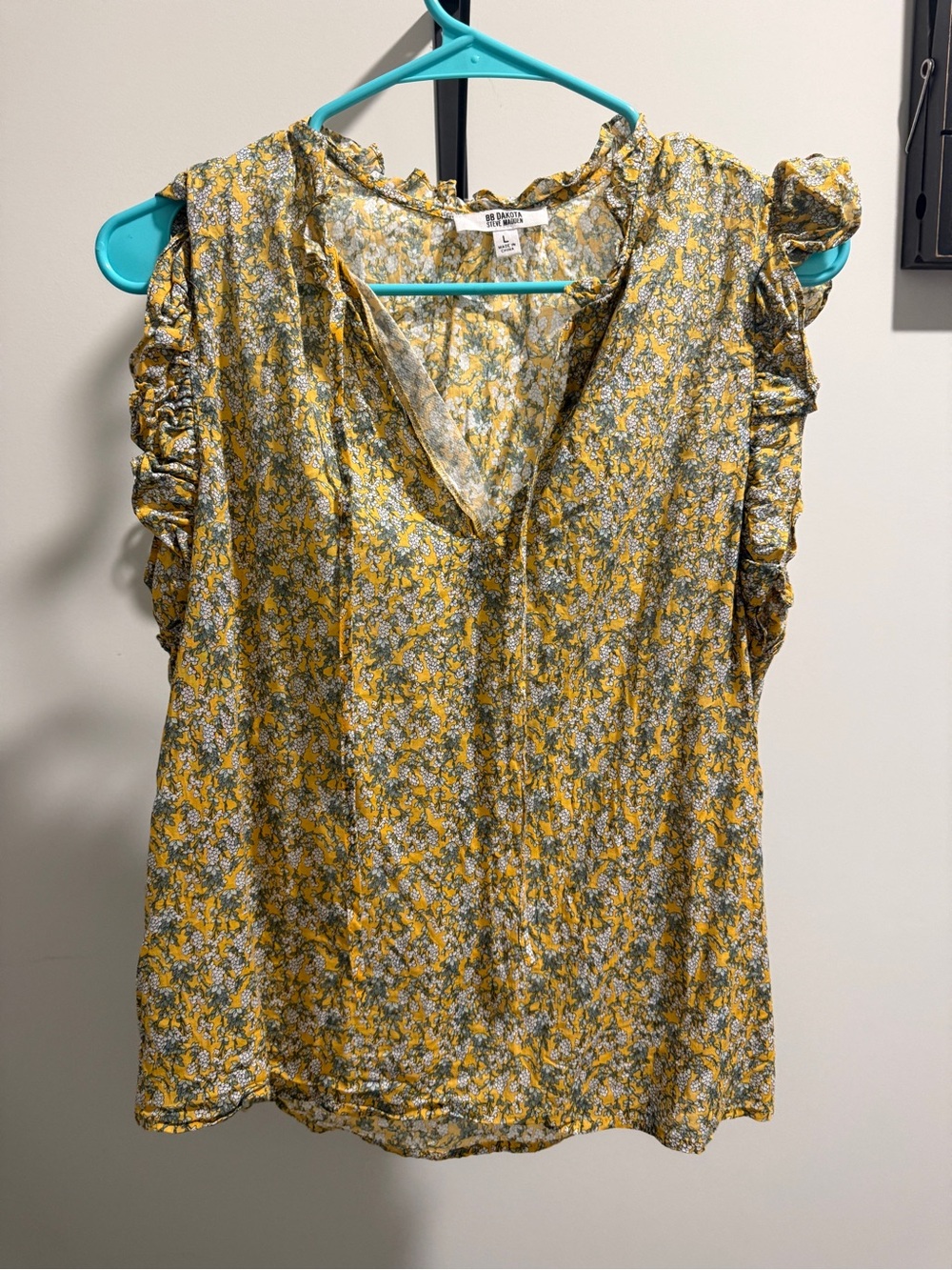 BB Dakota Yellow Floral Ruffle Sleeve V-Neck Camisole